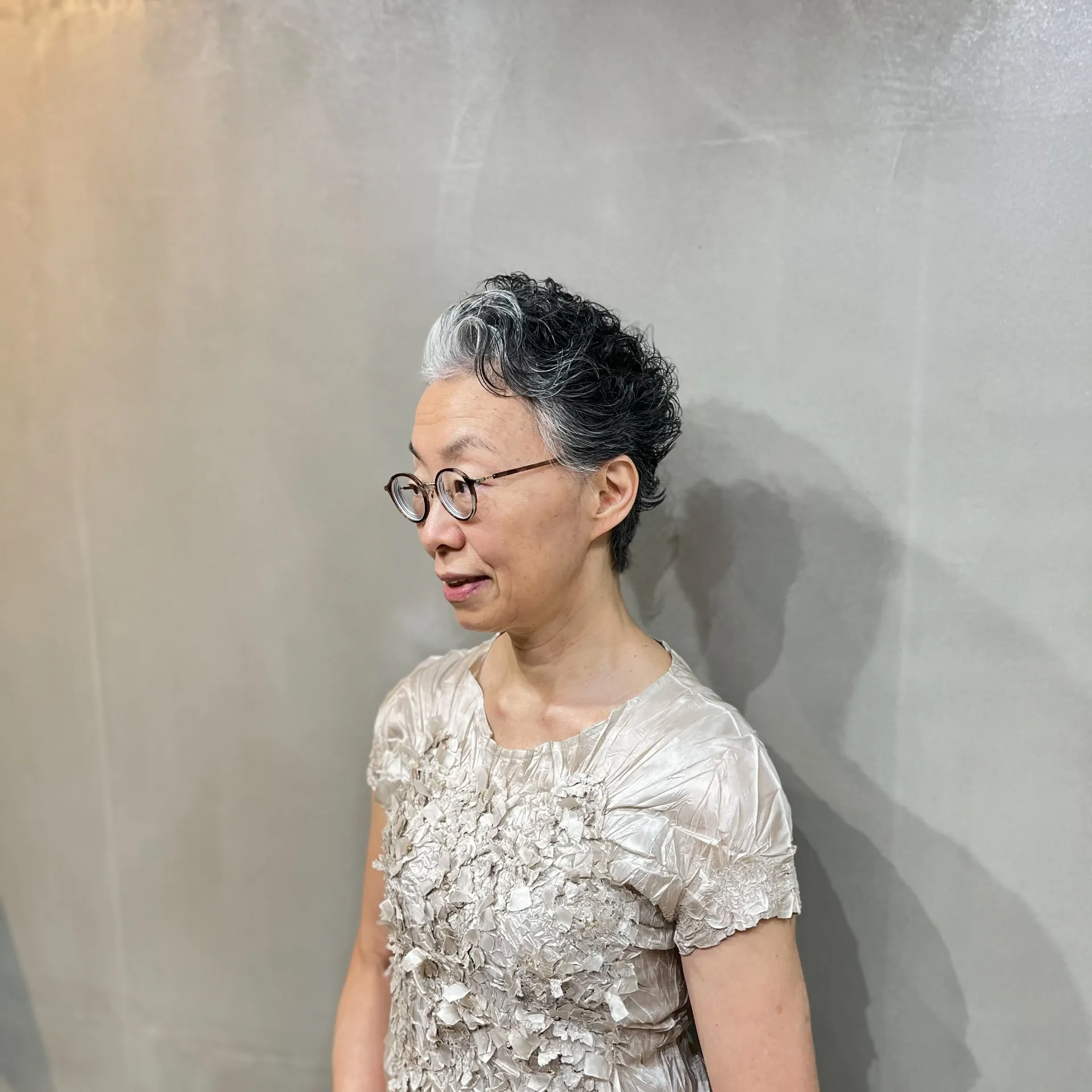 くせ毛が自然に決まる。50代のための大人のリーゼント風ショート