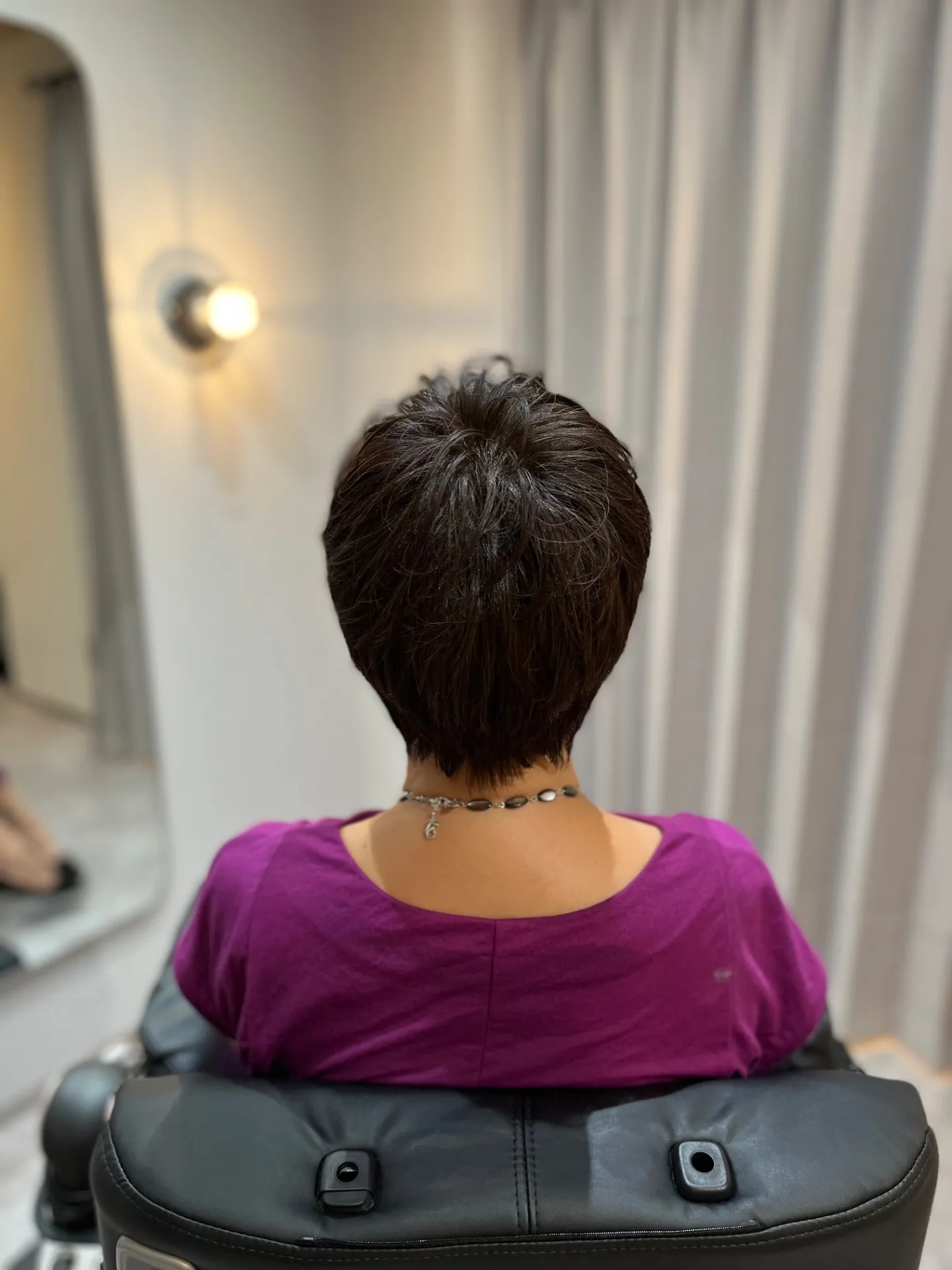 「大人の魅力を引き出す。50代・60代・70代のための上質ベリーショート」|一宮町美容室バック