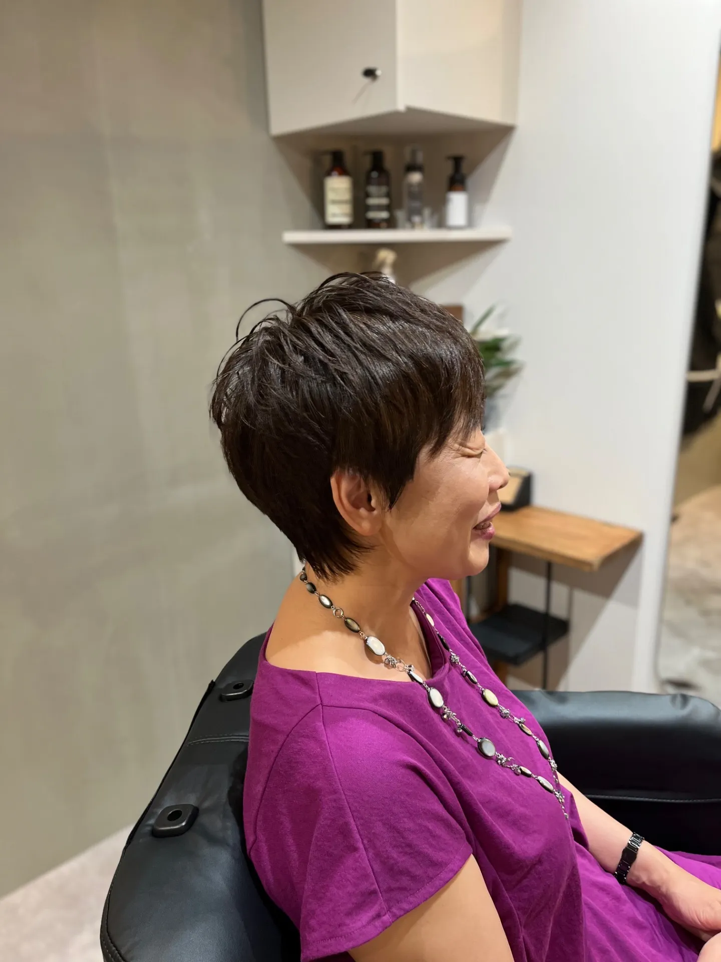 「大人の魅力を引き出す。50代・60代・70代のための上質ベリーショート」|一宮町美容室サイド