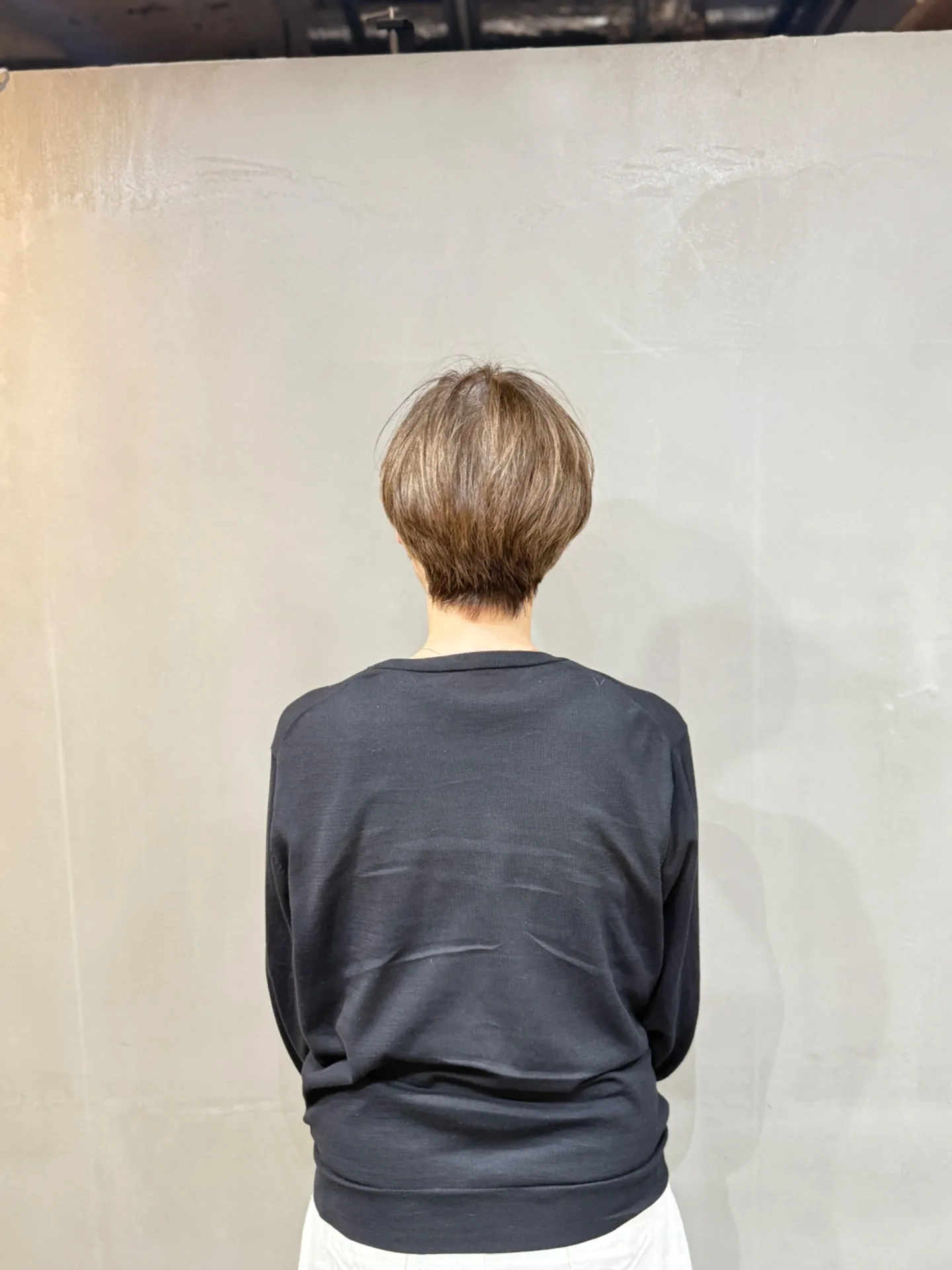 「大人可愛く洗練。40代・50代・60代女性のためのマッシュショート」バック