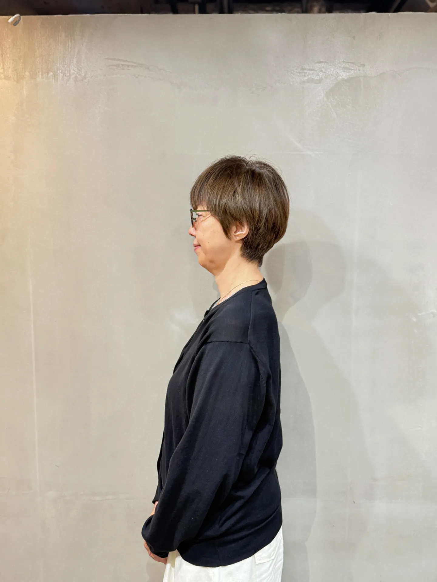 「大人可愛く洗練。40代・50代・60代女性のためのマッシュショート」サイド