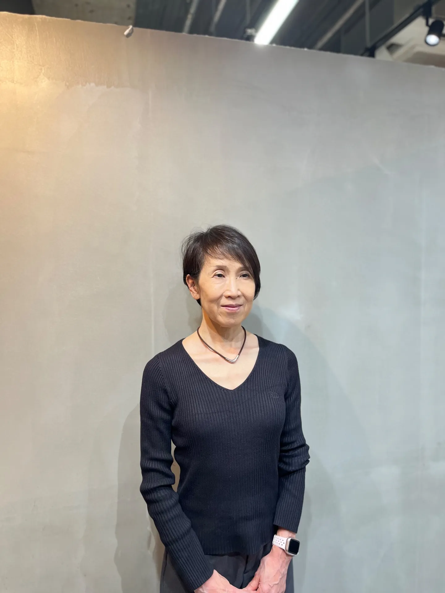 「大人世代におすすめ。50代・60代・70代女性の前下がりアシメショートヘア」