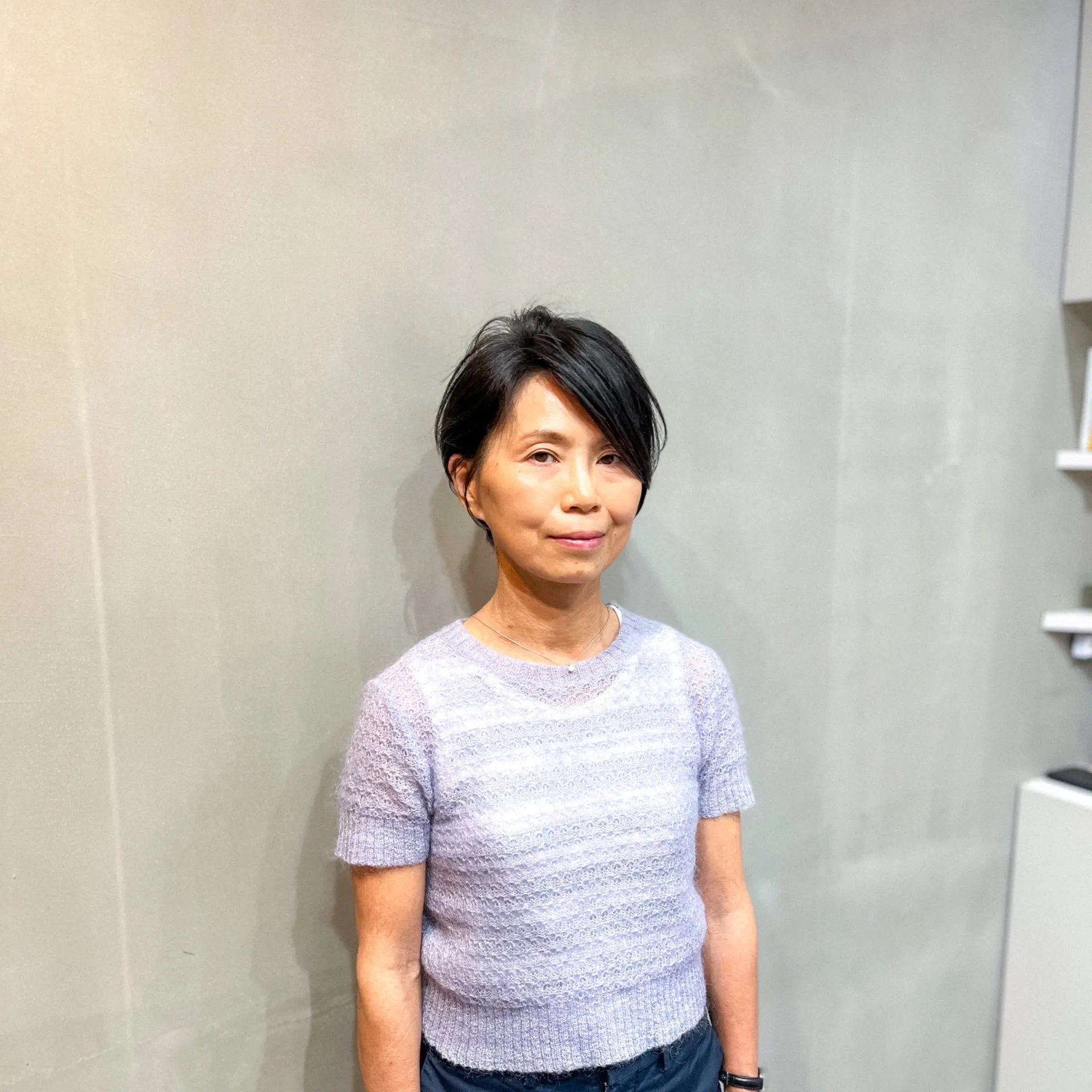 	「小顔効果で若々しく。40代・50代・60代女性に似合う前下がりショートスタイル」