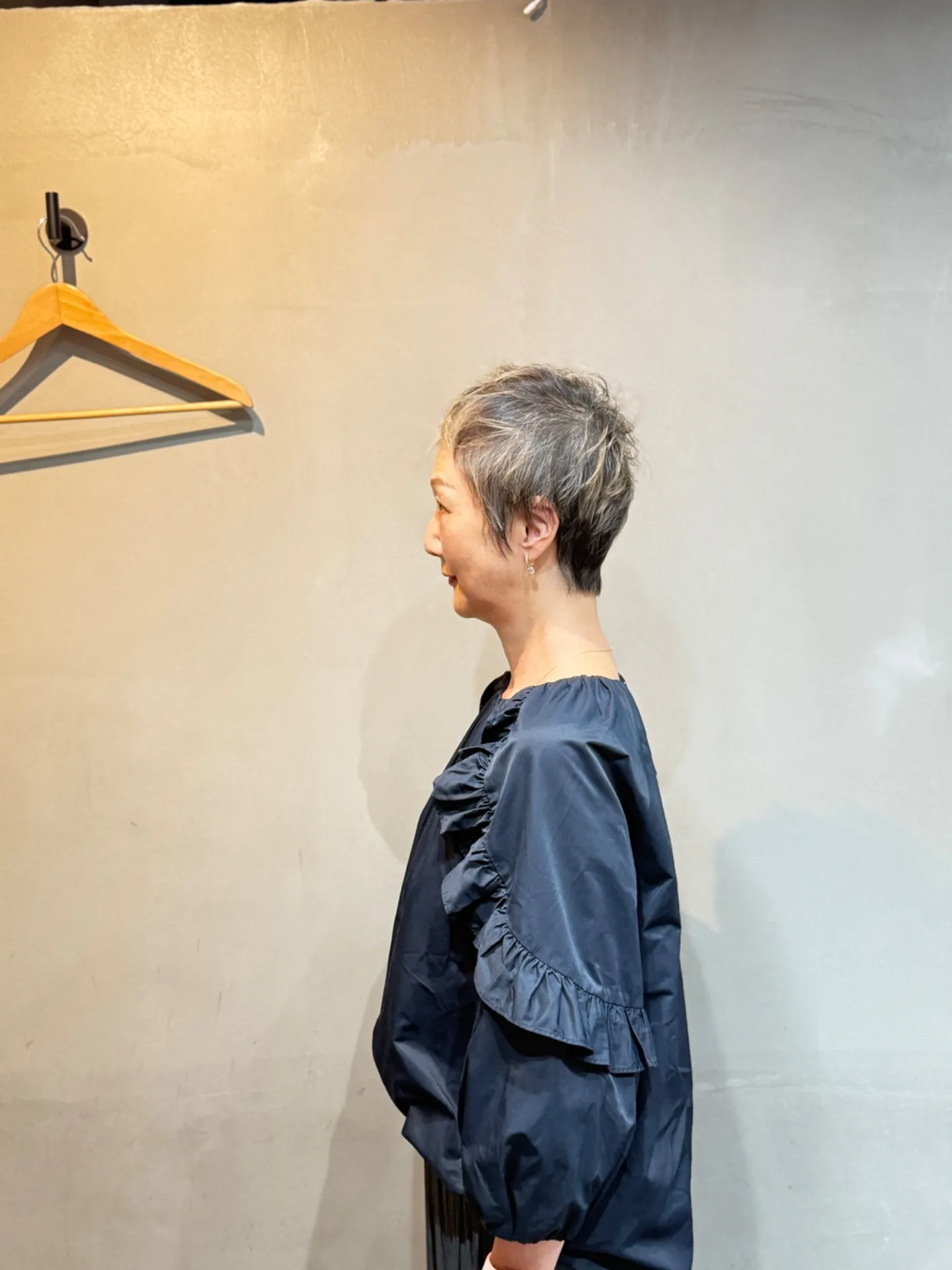 「上品で若々しく。50代・60代・70代女性に似合うベリーショートヘア」一宮美容室shiroサイド