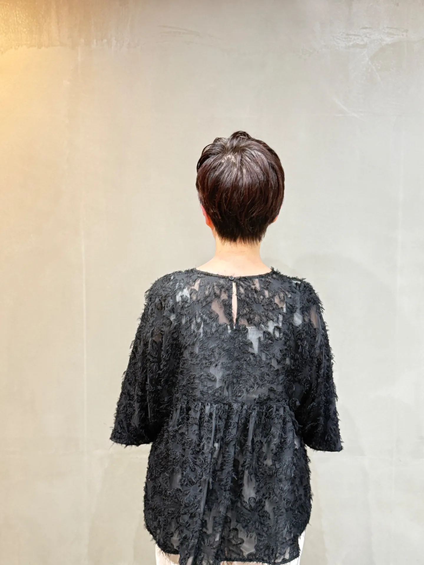 上品で華やかに。50代・60代・70代女性に似合う大人のセシルショート|一宮町美容院バック