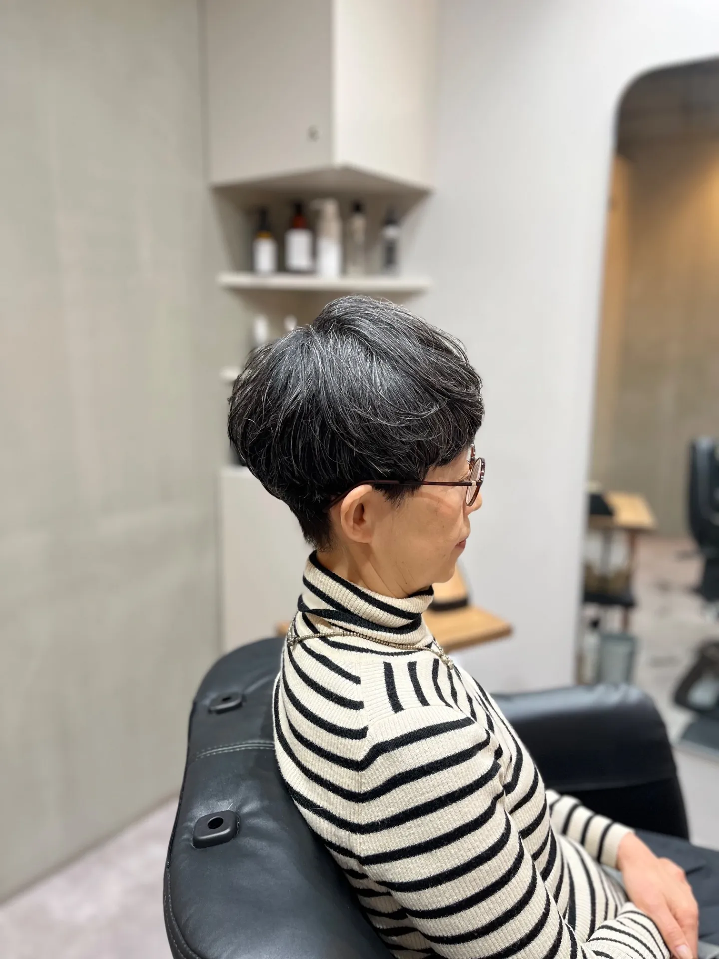「白髪を魅力に変える。50代・60代・70代女性に似合うマッシュショート」一宮美容院shiroサイド