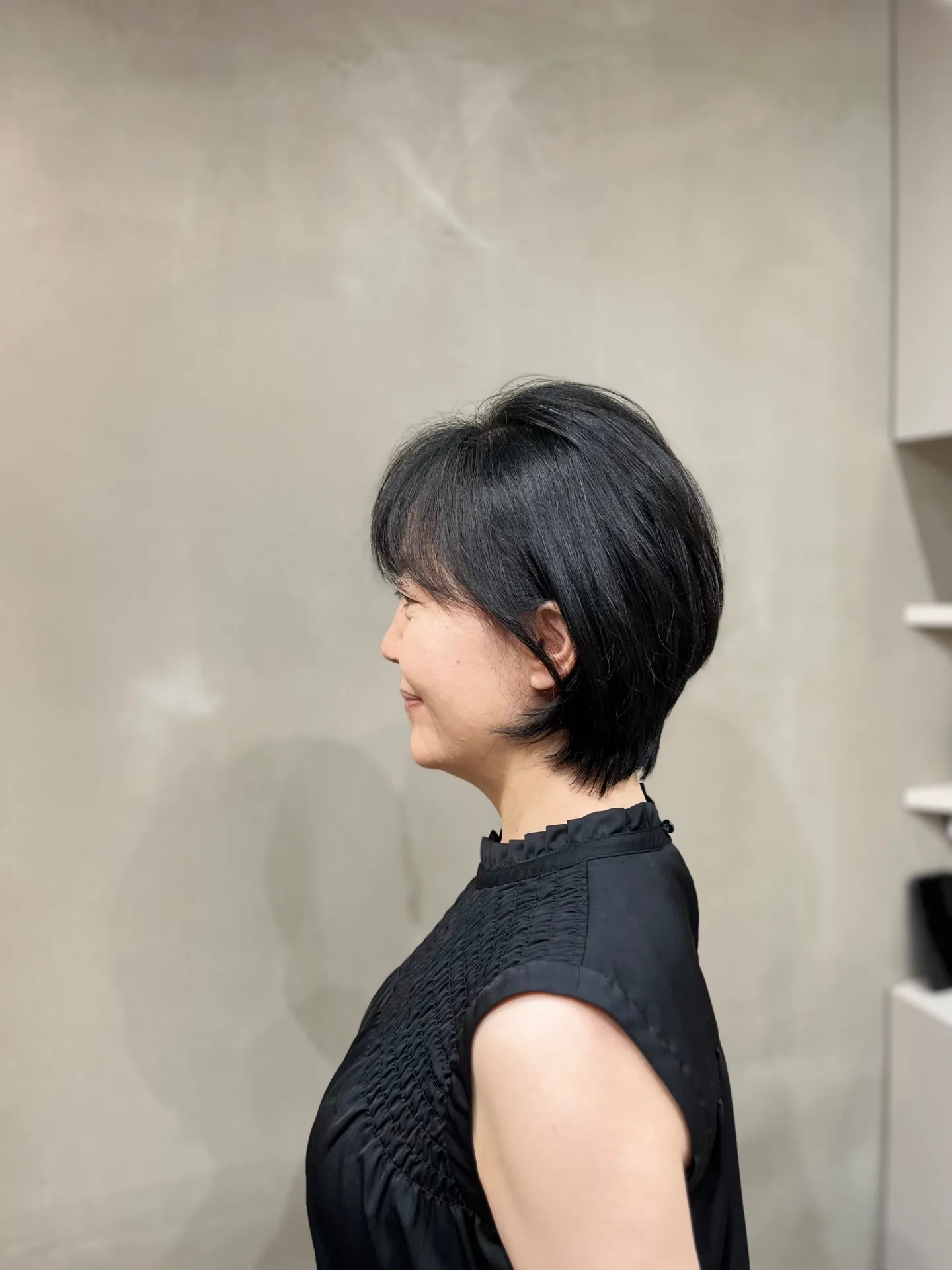 上品さと軽さを両立。50代女性のためのショートボブ|一宮町美容室shiriサイド