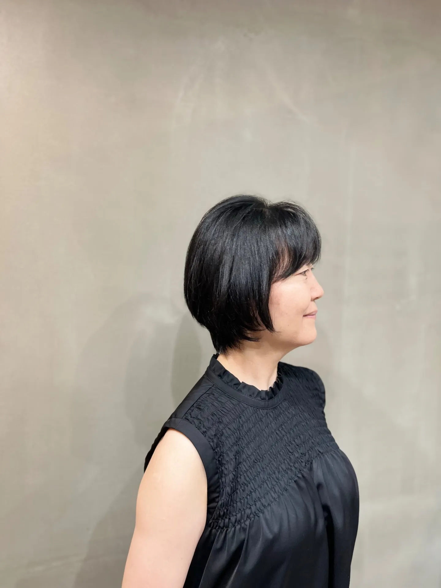 上品さと軽さを両立。50代女性のためのショートボブ|一宮町美容室shiriサイド